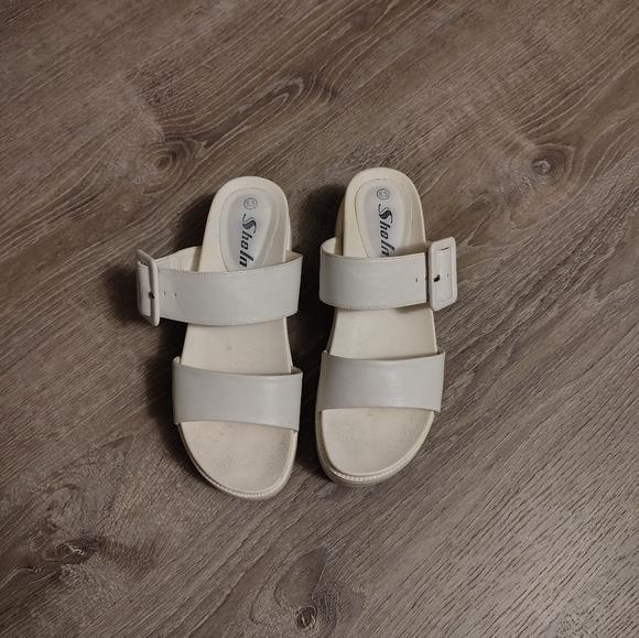 SHEIN Chunky Sandals - Picture 1 of 5